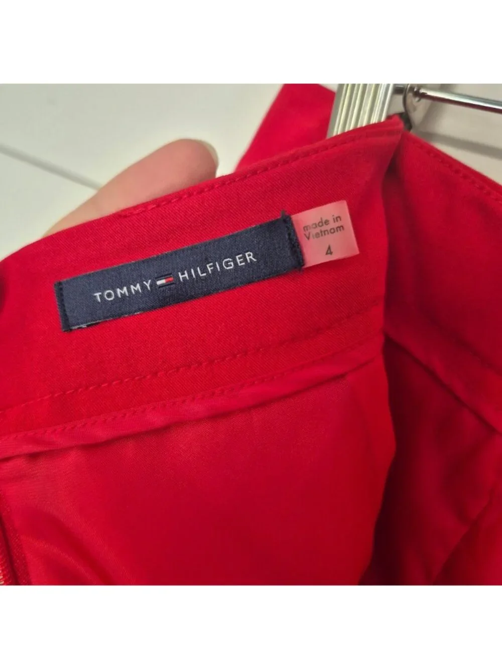 Tommy Hilfiger Women's Red Pencil Skirt With Front Slit & Back Zip Closure Sz 4 - Picture 6 of 7